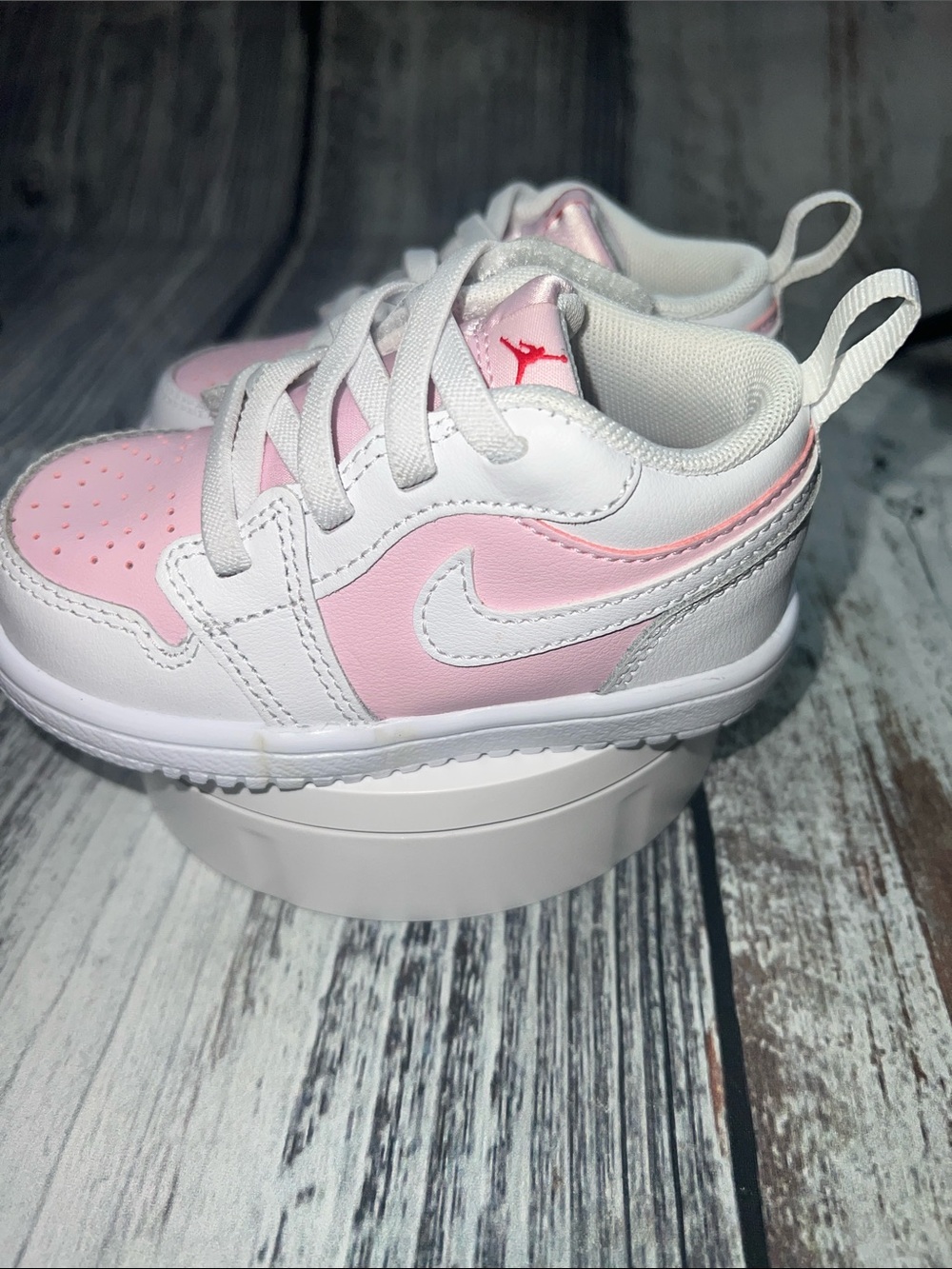 Jordan 1 Crib Shoes White & Pink Infant Size 6C | NWOT - Picture 4 of 7